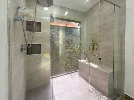 Casa de 3 alcobas en venta en Las Antillas, Envigado, 234 m² · foto 14 de 24