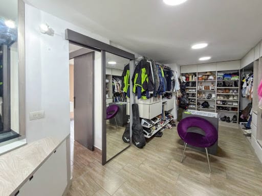Casa de 3 alcobas en venta en Las Antillas, Envigado, 234 m² · foto 15 de 24