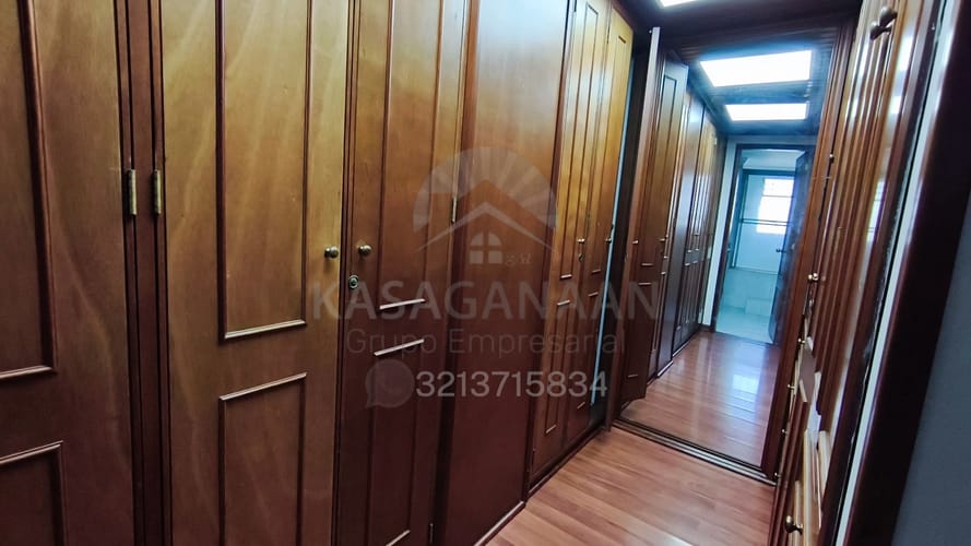 Apartamento de 5 alcobas en venta en Ciudad Salitre Oriental, Bogotá, 232 m² · foto 17 de 24