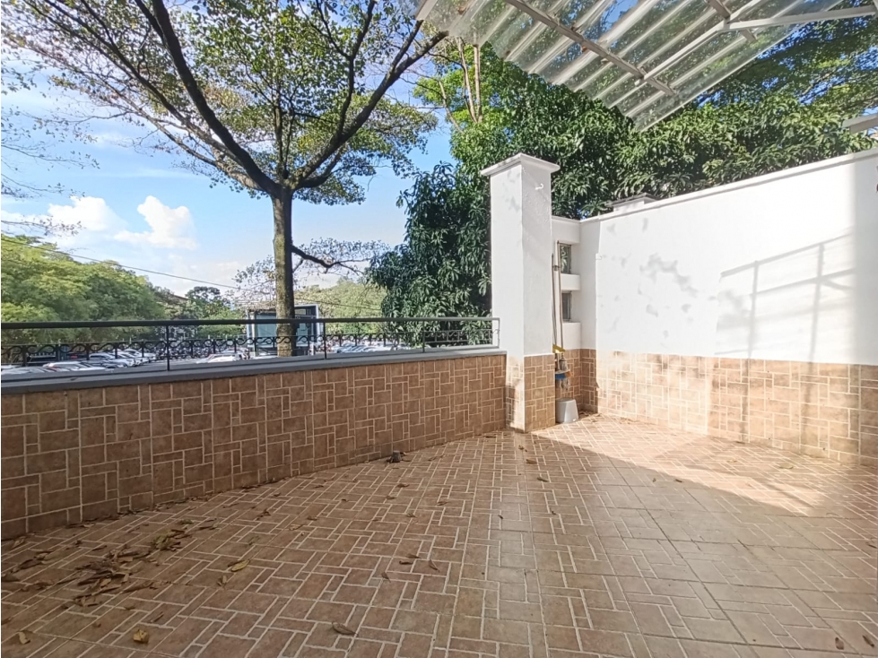 Apartamento en venta en La Aguacatala, Medellín · foto 2 de 10