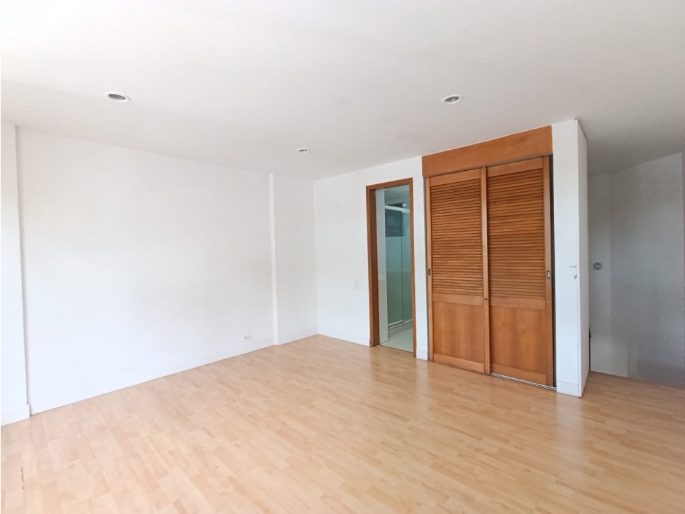 Apartamento en venta en La Aguacatala, Medellín · foto 8 de 10
