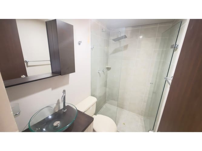 Apartamento de 3 alcobas en venta en Loma De Los Bernal, Medellín, 74 m² · foto 9 de 17