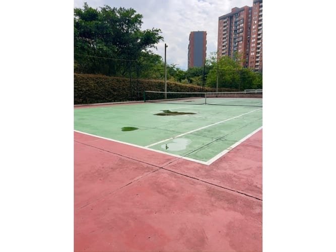 Apartamento de 3 alcobas en venta en Loma De Los Bernal, Medellín, 74 m² · foto 13 de 17
