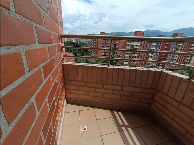 Apartamento de 3 alcobas en venta en Lorena, Medellín, 90 m² · foto 9 de 24