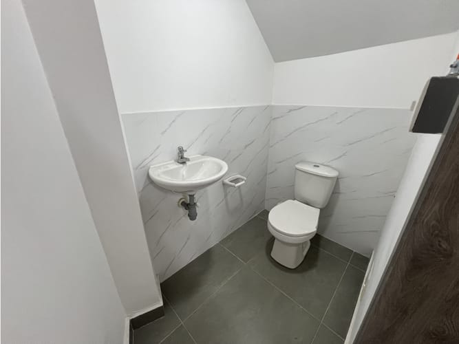Local en arriendo en Troncal, Cali, 30 m² · foto 2 de 3