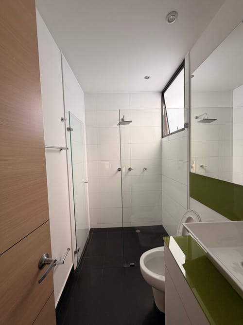 Apartamento de 2 alcobas en arriendo en Chico Norte, Bogotá, 80 m² · foto 11 de 12