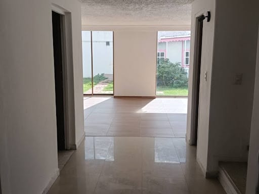 Casa de 3 alcobas en arriendo en Puente Largo, Bogotá, 250 m² · foto 2 de 17