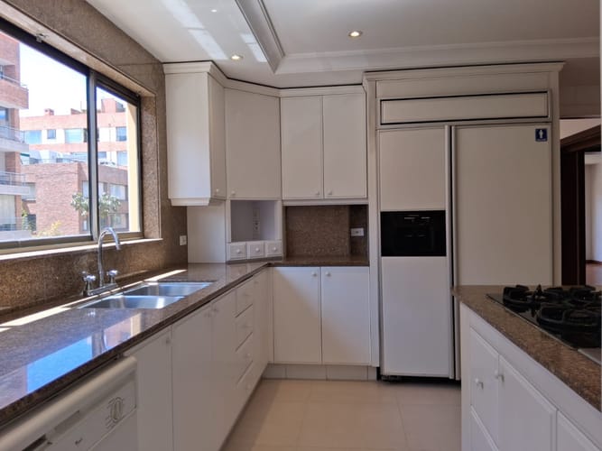 Apartamento de 3 alcobas en venta en Chico, Bogotá, 220 m² · foto 8 de 24