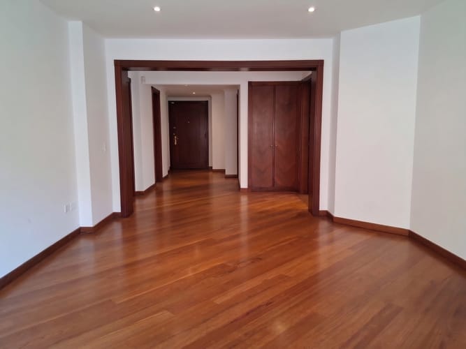 Apartamento de 3 alcobas en venta en Chico, Bogotá, 220 m² · foto 14 de 24