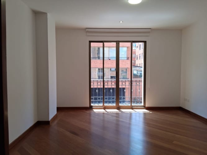 Apartamento de 3 alcobas en venta en Chico, Bogotá, 220 m² · foto 22 de 24