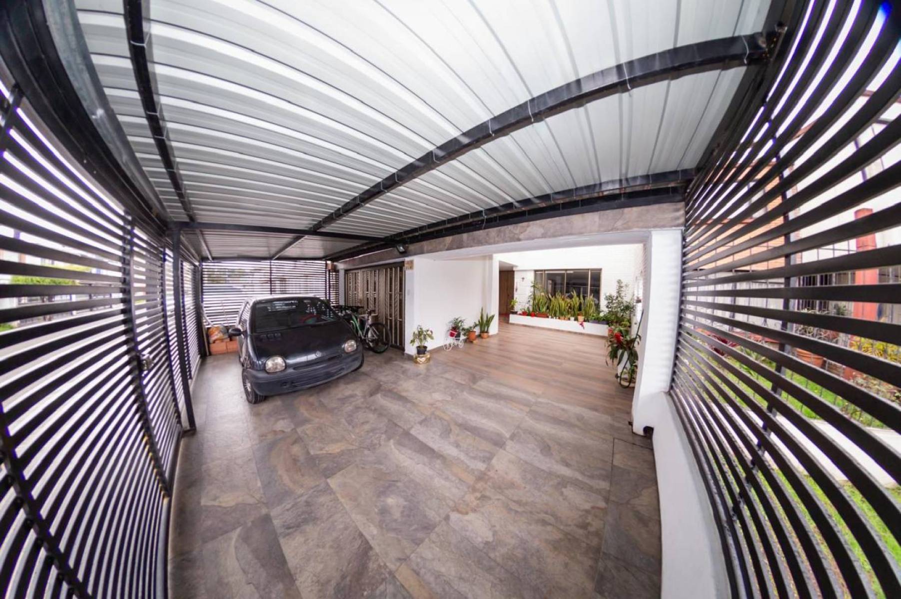 Casa en venta en Fontibon, Bogotá · foto 2 de 20