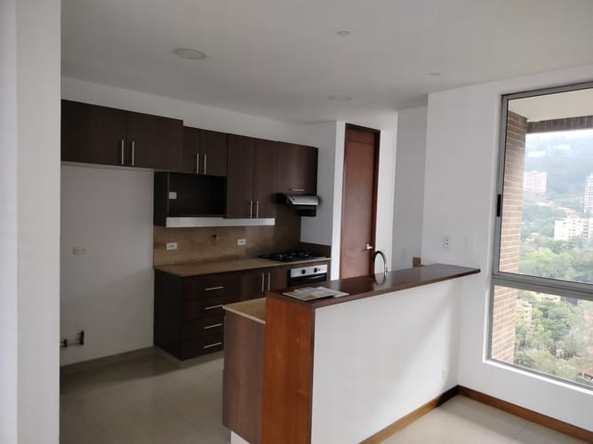 Apartamento de 3 alcobas en arriendo en El Tesoro, Medellín, 135 m² · foto 6 de 24