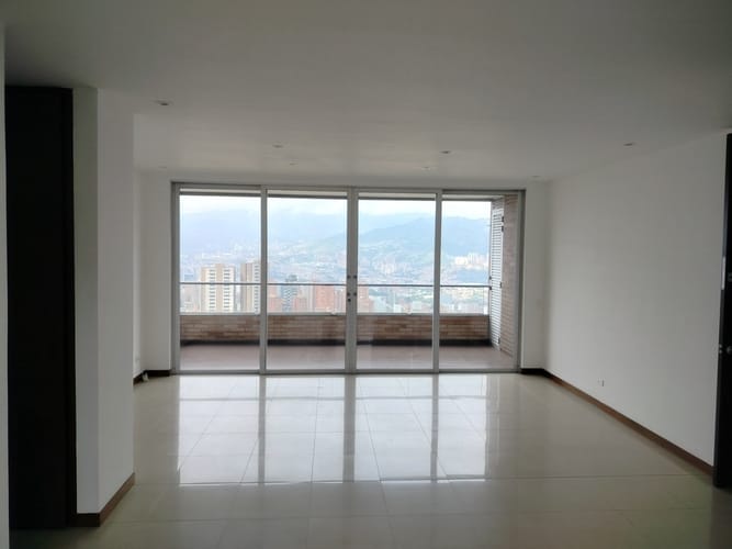 Apartamento de 3 alcobas en arriendo en El Tesoro, Medellín, 135 m² · foto 9 de 24