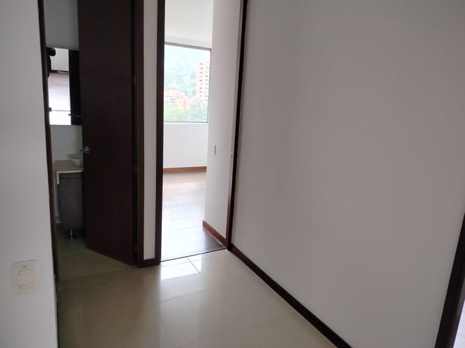 Apartamento de 3 alcobas en arriendo en El Tesoro, Medellín, 135 m² · foto 15 de 24