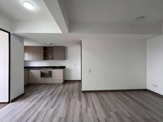 Apartamento de 3 alcobas en arriendo en El Poblado, Medellín, 76 m² · foto 4 de 13