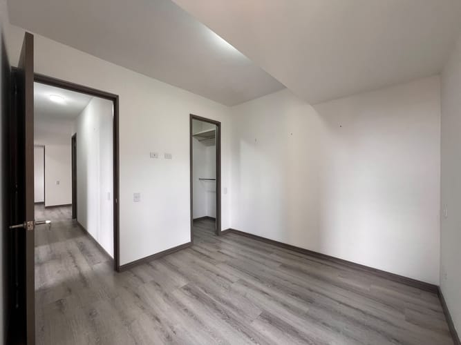 Apartamento de 3 alcobas en arriendo en El Poblado, Medellín, 76 m² · foto 8 de 13