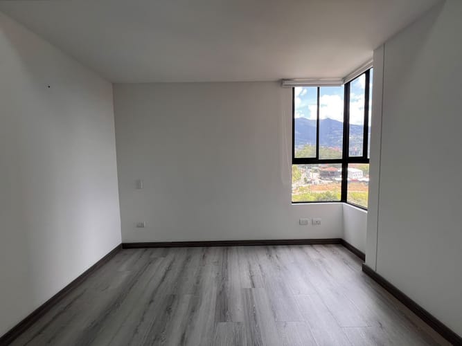 Apartamento de 3 alcobas en arriendo en El Poblado, Medellín, 76 m² · foto 7 de 13