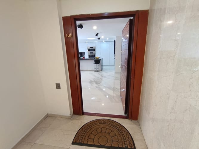 Apartamento de 3 alcobas en venta en Los Rosales, Bogotá, 175 m² · foto 3 de 20