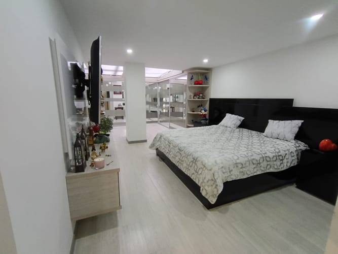 Apartamento de 3 alcobas en venta en Los Rosales, Bogotá, 175 m² · foto 11 de 20