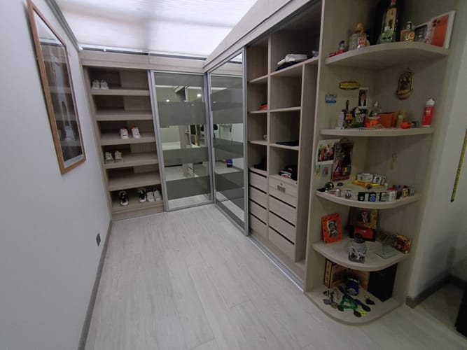 Apartamento de 3 alcobas en venta en Los Rosales, Bogotá, 175 m² · foto 19 de 20