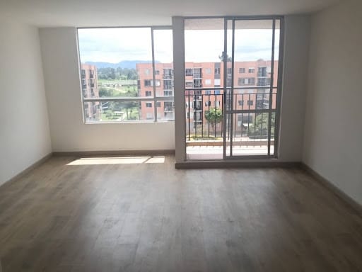Apartamento de 3 alcobas en arriendo en Conjunto Residencial Zaragoza Ii, Madrid, 70 m² · foto 2 de 23