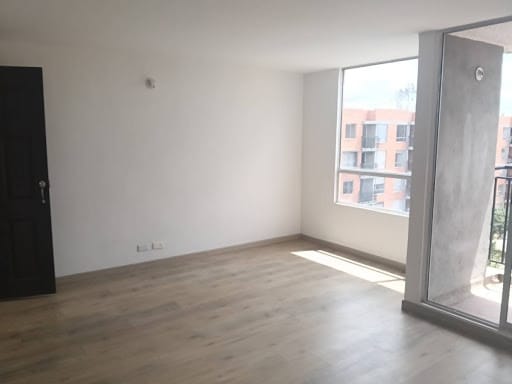 Apartamento de 3 alcobas en arriendo en Conjunto Residencial Zaragoza Ii, Madrid, 70 m² · foto 3 de 23