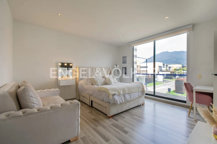 Casa de 4 alcobas en arriendo en Pueblo Viejo, Cota, 311 m² · foto 17 de 20