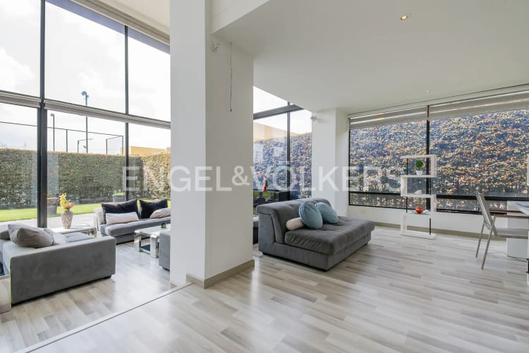 Casa de 4 alcobas en arriendo en Pueblo Viejo, Cota, 311 m² · foto 11 de 20