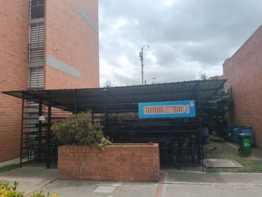 Apartamento de 3 alcobas en arriendo en Conjunto Residencial Zaragoza Ii, Madrid, 70 m² · foto 15 de 23