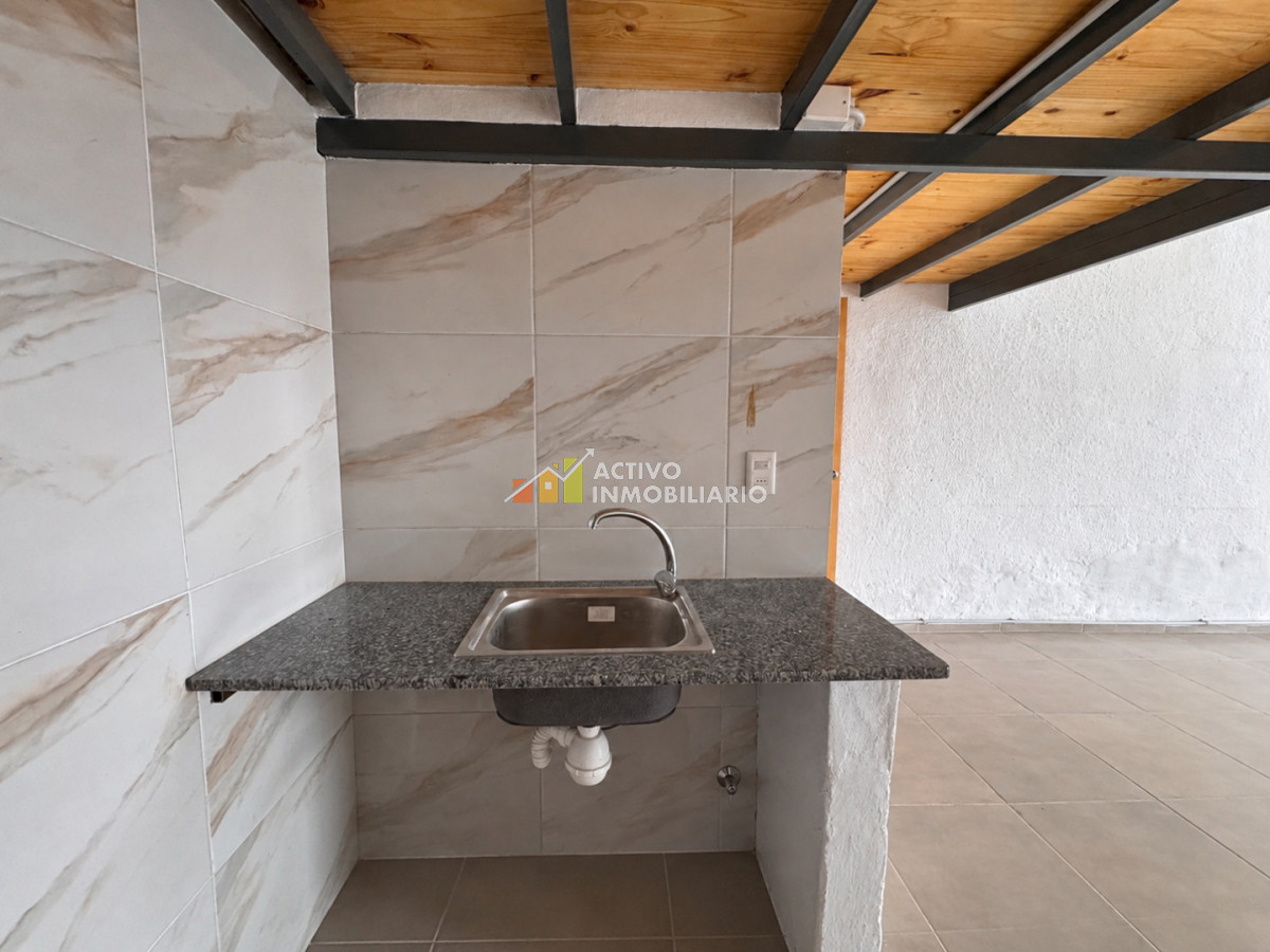 Alquiler local comercial a pie de calle - Ciudad Vieja · Foto 6