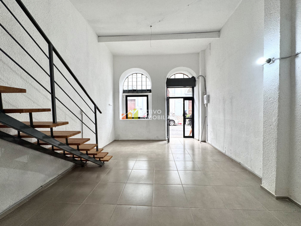 Alquiler local comercial a pie de calle - Ciudad Vieja · Foto 8