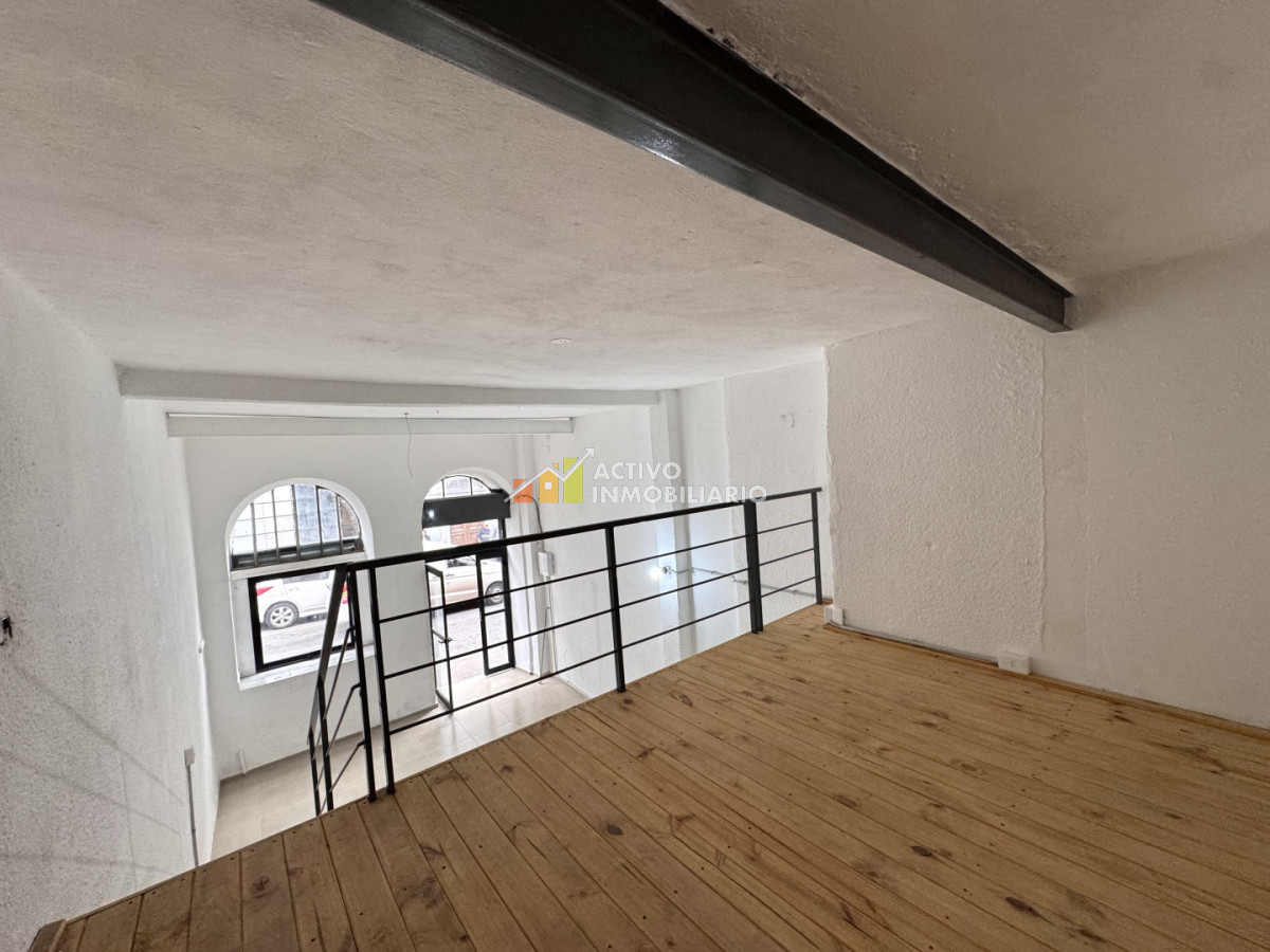 Alquiler local comercial a pie de calle - Ciudad Vieja · Foto 11