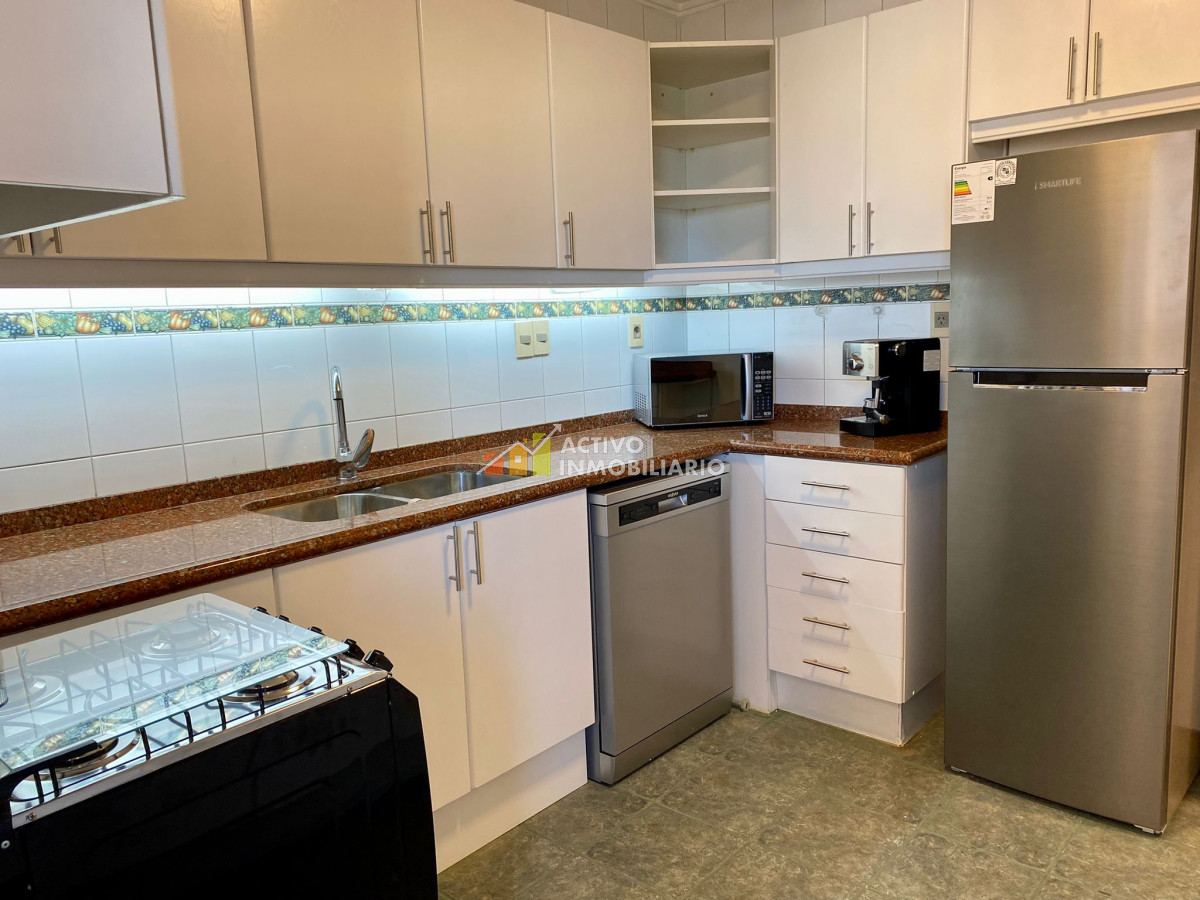 Alquiler apartamento amoblado 2 dormitorios 2 baños garaje y box -Golf · Foto 10