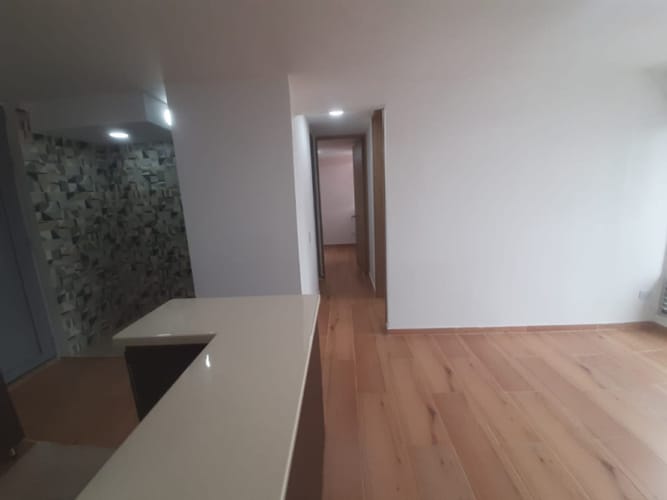 Apartamento de 2 alcobas en venta en Ricaurte, Bogotá, 43 m² · foto 3 de 15