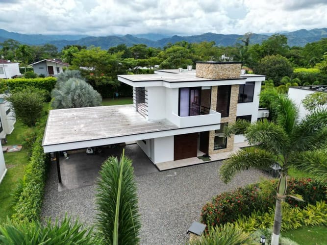 Casa de 5 alcobas en venta en Cairo Alto, Villavicencio, 650 m² · foto 3 de 8