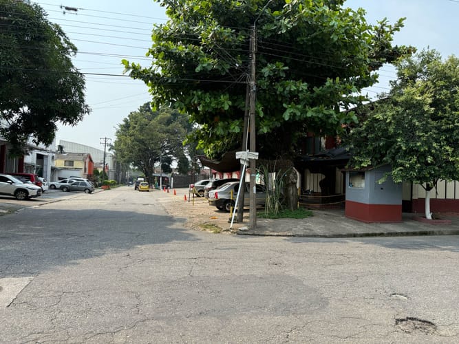 Bodega en venta en Alborada, Villavicencio, 3063 m² · foto 3 de 21