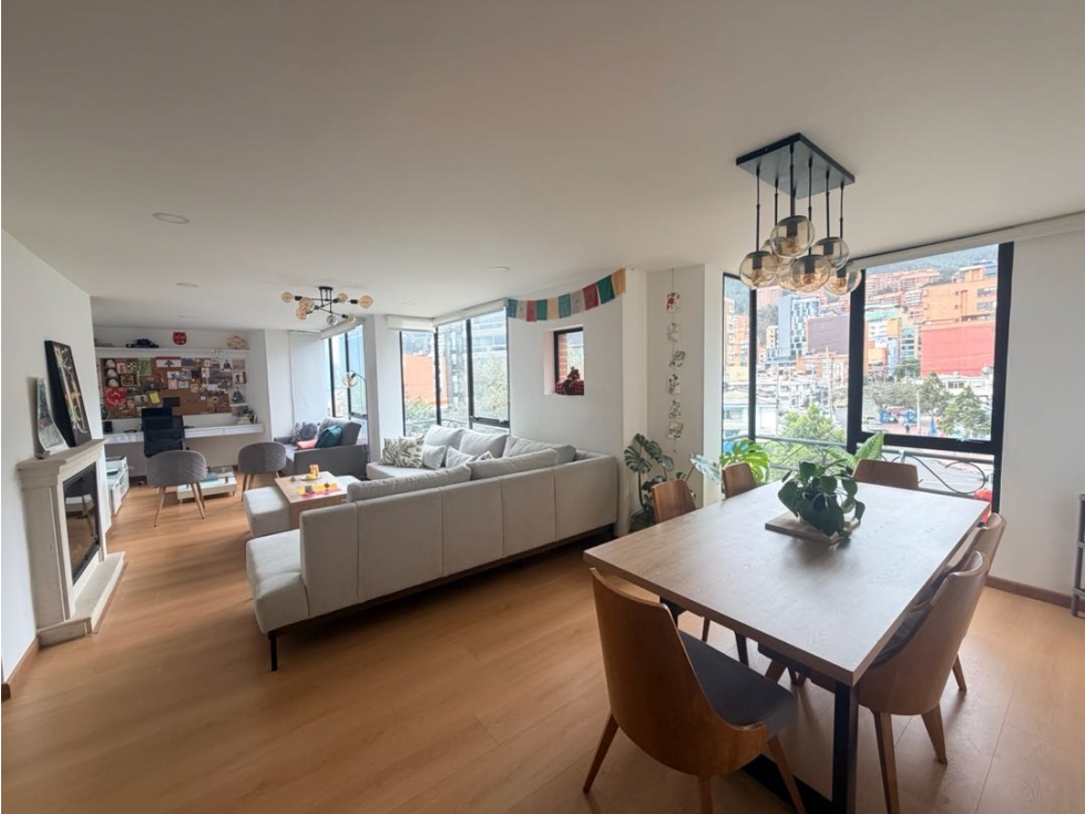 Apartamento en venta en Santa Barbara Central, Bogotá · foto 2 de 21