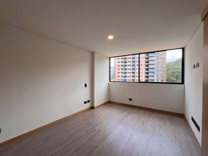 Apartamento de 2 alcobas en arriendo en El Poblado, Medellín, 62 m² · foto 4 de 12