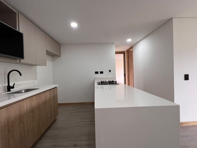 Apartamento de 2 alcobas en arriendo en El Poblado, Medellín, 62 m² · foto 10 de 12