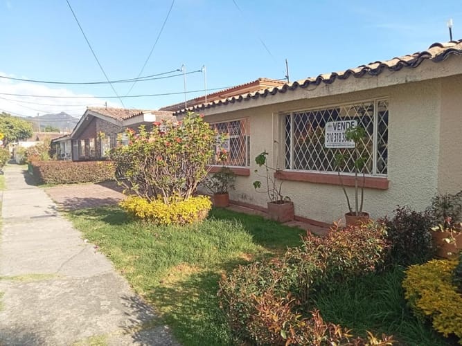 Casa en venta en Alhambra, Bogotá · foto 2 de 24