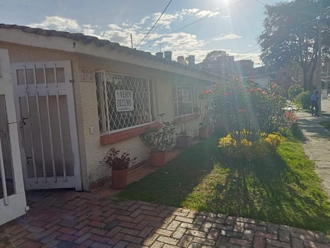 Casa en venta en Alhambra, Bogotá · foto 4 de 24