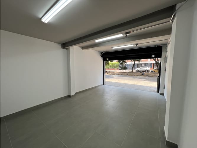 Local en arriendo en Troncal, Cali, 35 m² · foto 2 de 4