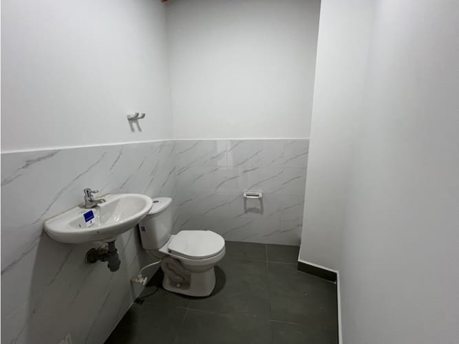 Local en arriendo en Troncal, Cali, 35 m² · foto 3 de 4