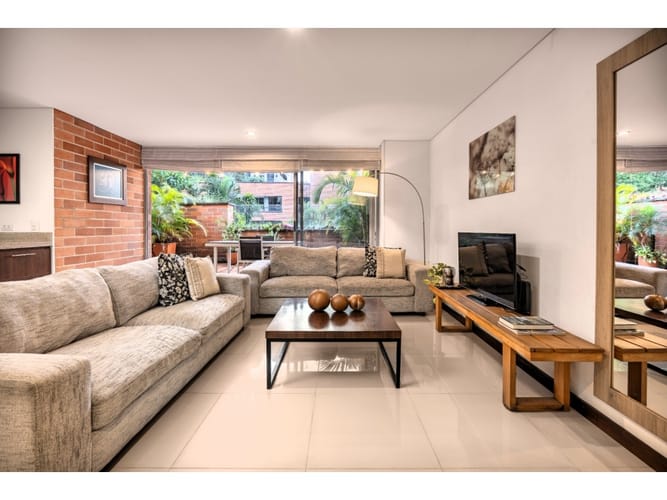 Apartamento de 2 alcobas en venta en Alejandria, Medellín, 124 m² · foto 2 de 24