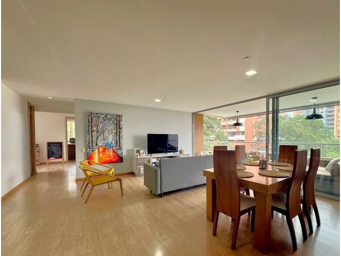 Apartamento de 3 alcobas en venta en Loma Del Esmeraldal, Envigado, 167 m² · foto 2 de 24