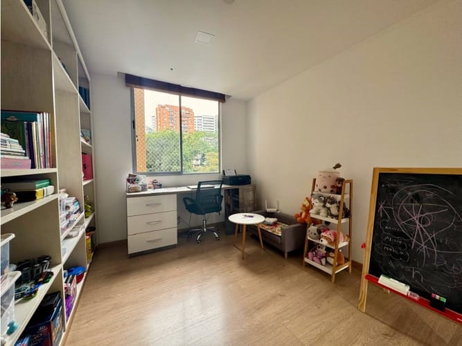Apartamento de 3 alcobas en venta en Loma Del Esmeraldal, Envigado, 167 m² · foto 8 de 24