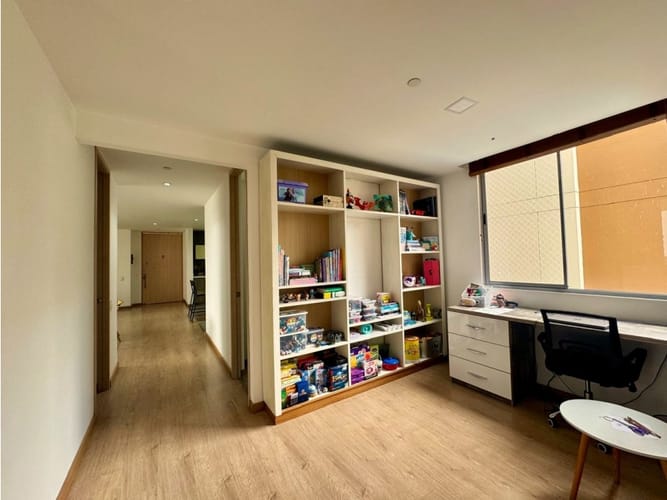 Apartamento de 3 alcobas en venta en Loma Del Esmeraldal, Envigado, 167 m² · foto 9 de 24