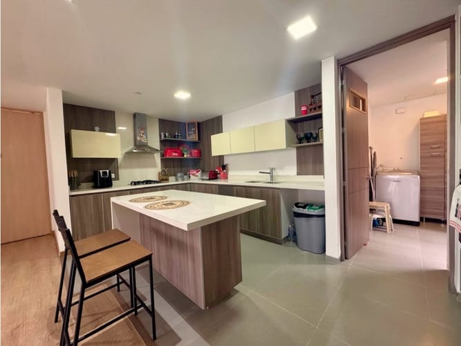 Apartamento de 3 alcobas en venta en Loma Del Esmeraldal, Envigado, 167 m² · foto 18 de 24