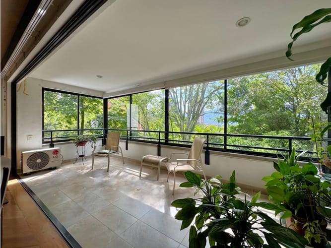 Apartamento de 3 alcobas en venta en Los Balsos, Medellín, 202 m² · foto 3 de 21