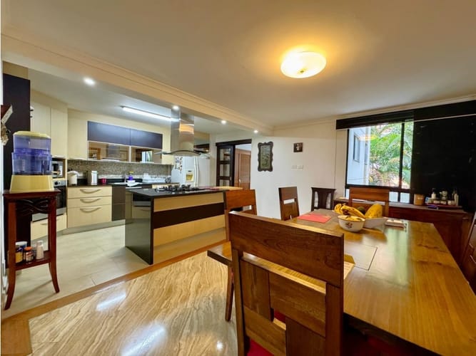 Apartamento de 3 alcobas en venta en Los Balsos, Medellín, 202 m² · foto 6 de 21